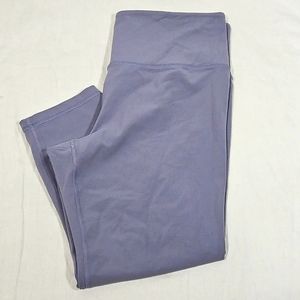 Athleta Elation Capri Tight Leggings L Large Purple Workout Yoga Pants Fitness